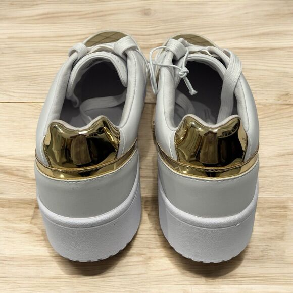 Guess Women’s Quilted Gold & White Leather Sneakers Size 10 New - Picture 5 of 6